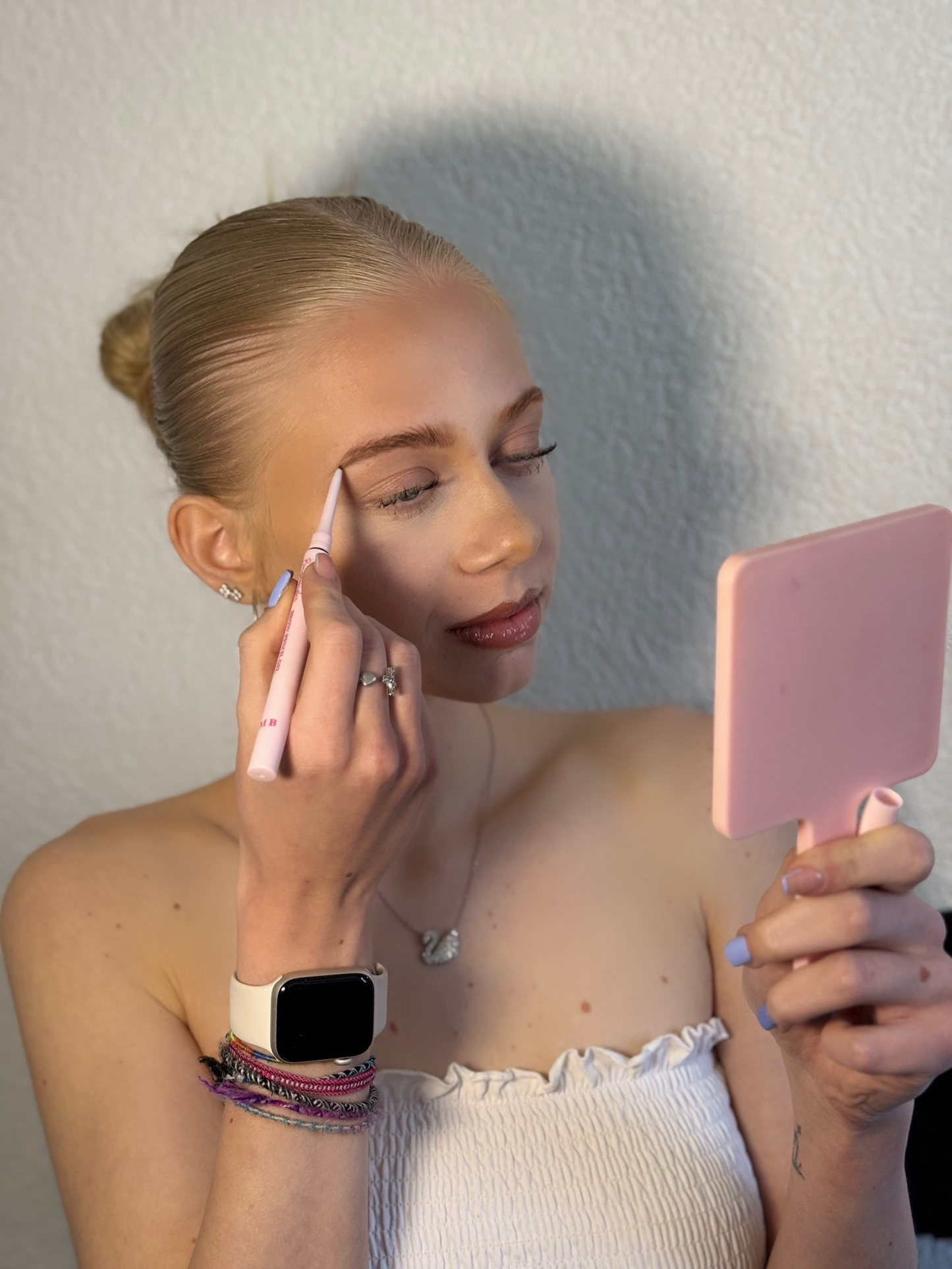 Crayon et gel à fixer les sourcils