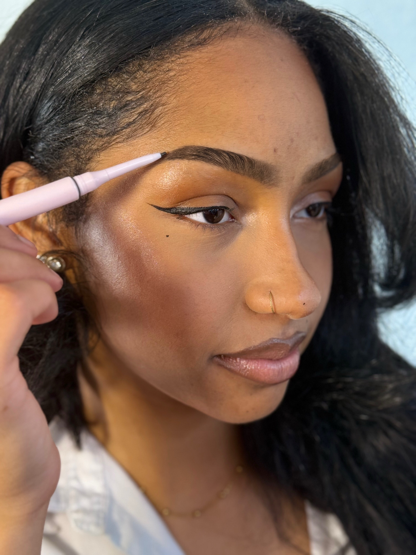 Crayon et gel à fixer les sourcils